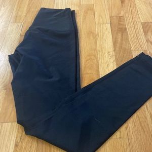 Women’s lululemon leggings. Black. Size 4